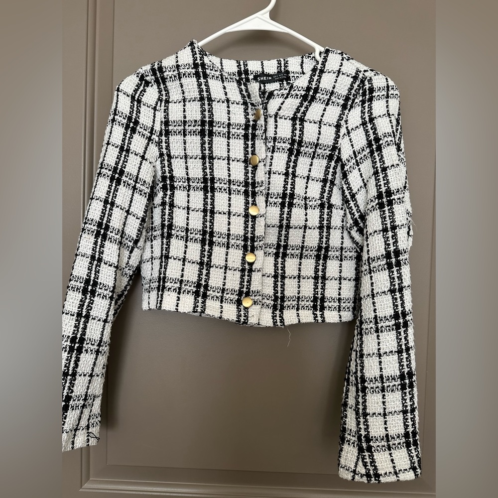 Tweed cropped jacked with gold buttons. Size small